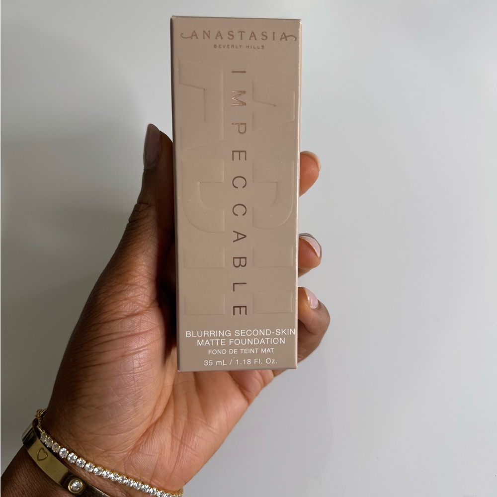 Anastasia Beverly Hills Tan Foundation Smooth Finish